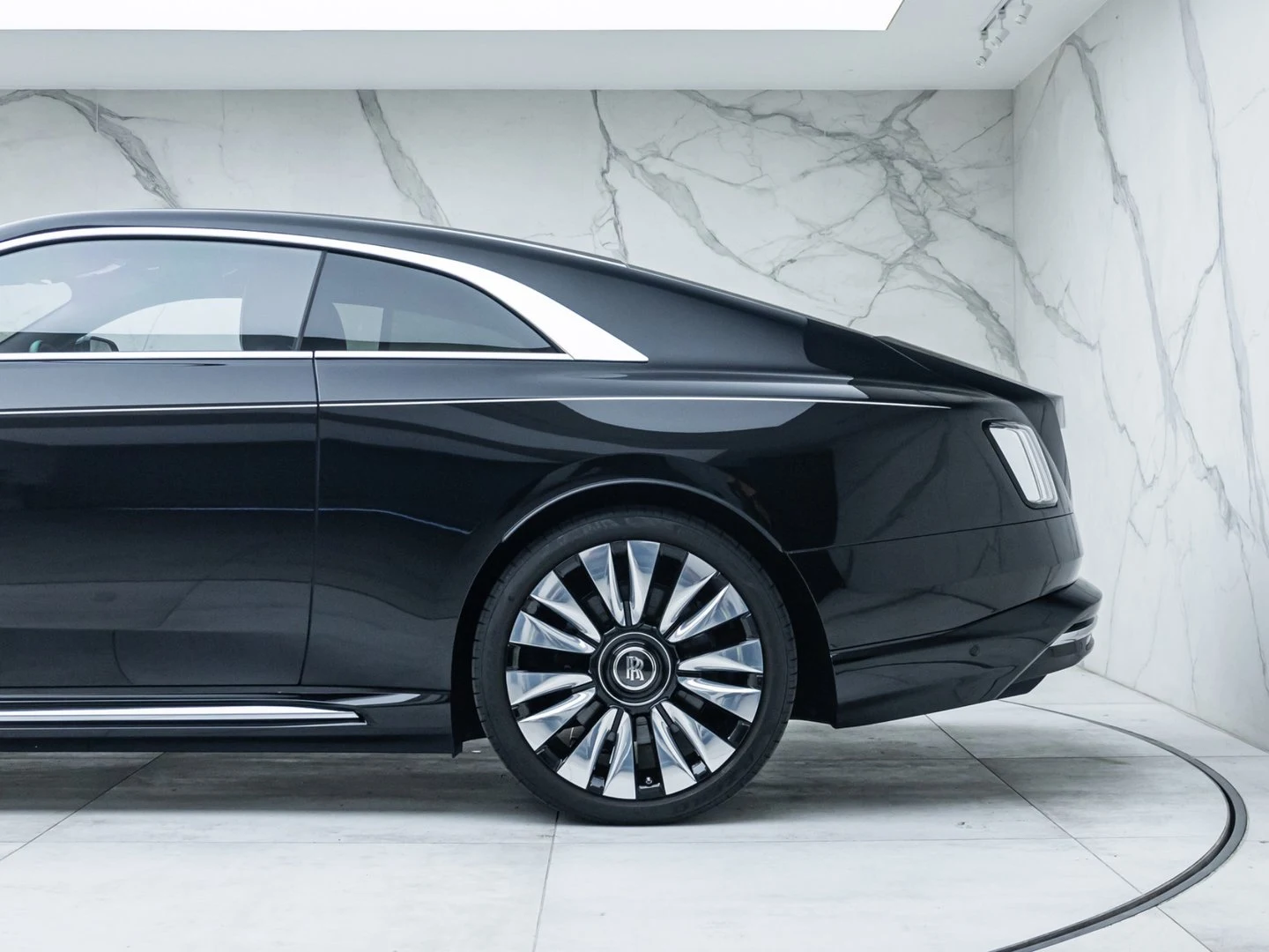 2024 Rolls-Royce Spectre, 17/20