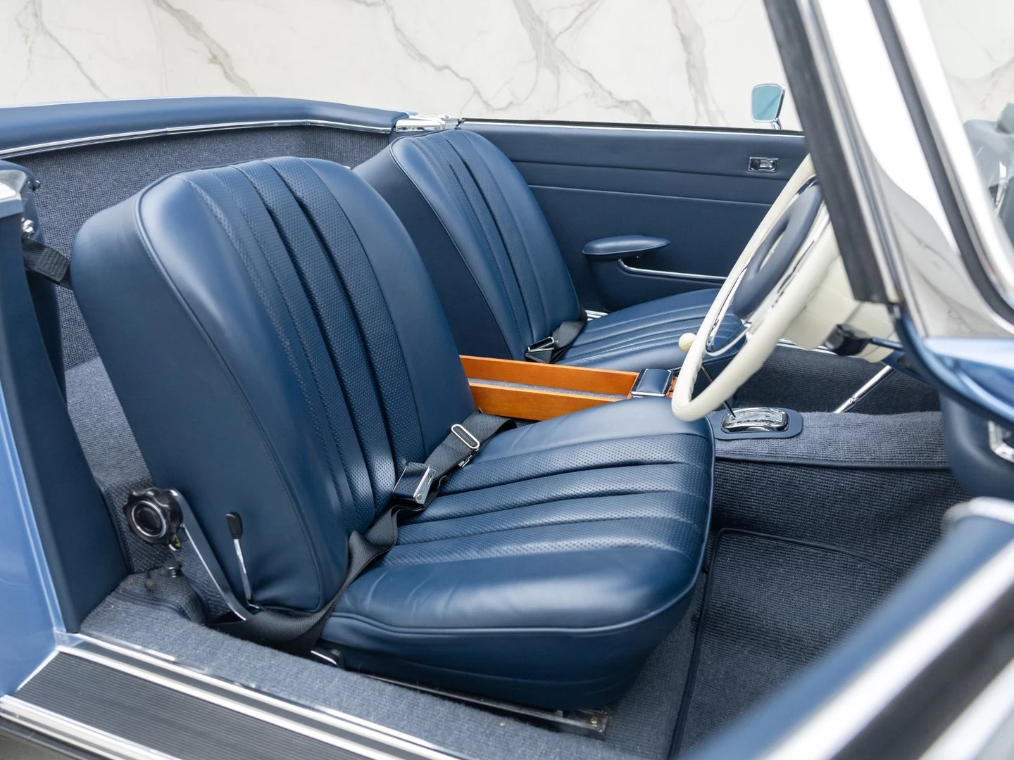 1969 Mercedes-Benz 280 SL Pagoda, 19/20