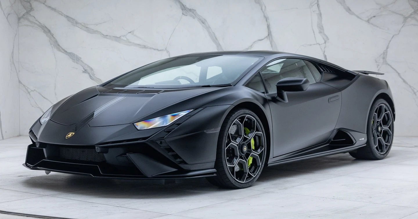 Lamborghini Huracán Tecnica · Nero Noctis · Romans International