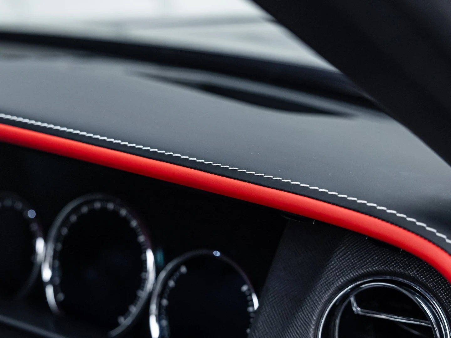 2020 Rolls-Royce Cullinan Black Badge, 17/20