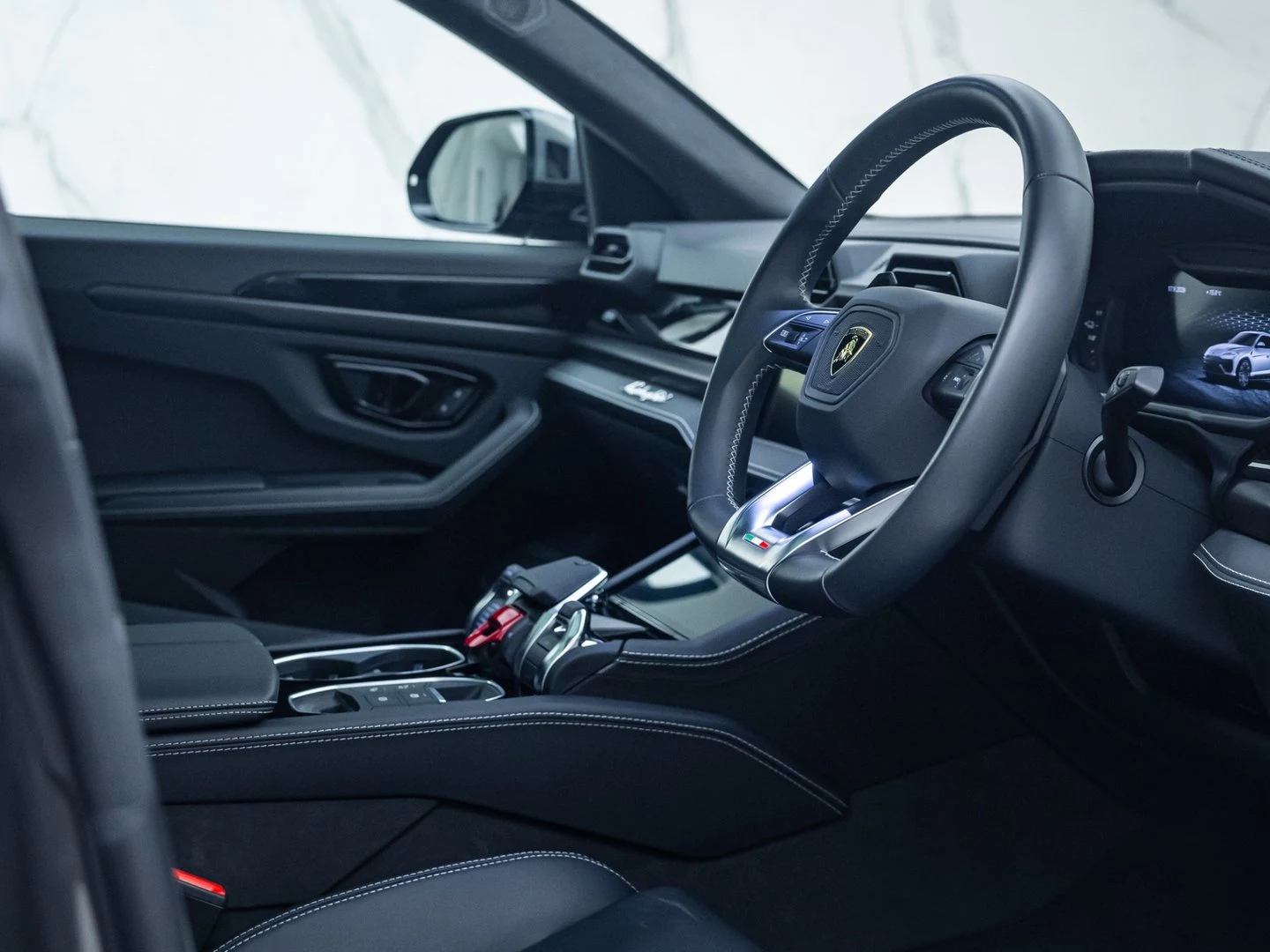 2025 Lamborghini Urus SE, 6/20