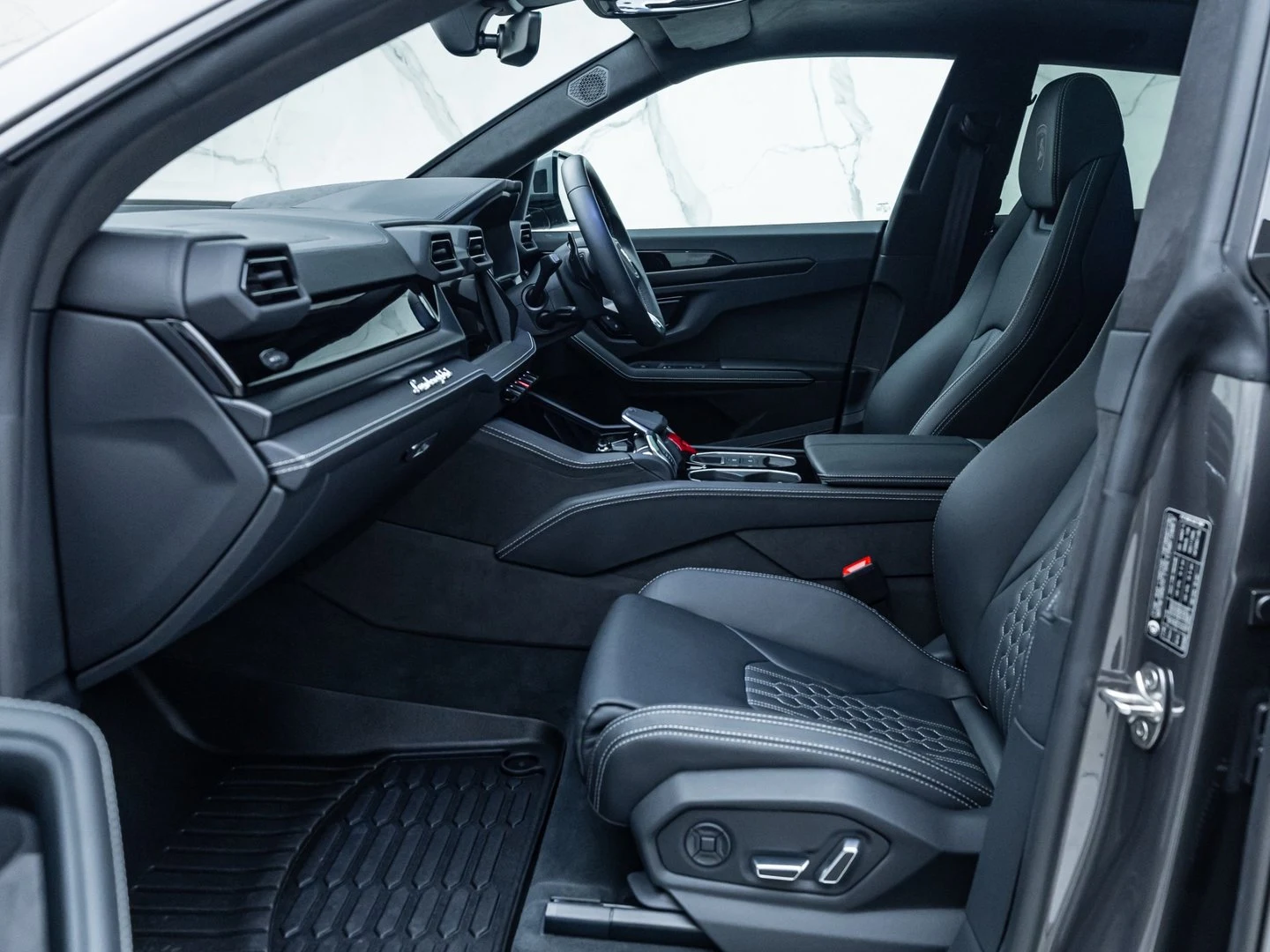 2025 Lamborghini Urus SE, 10/20