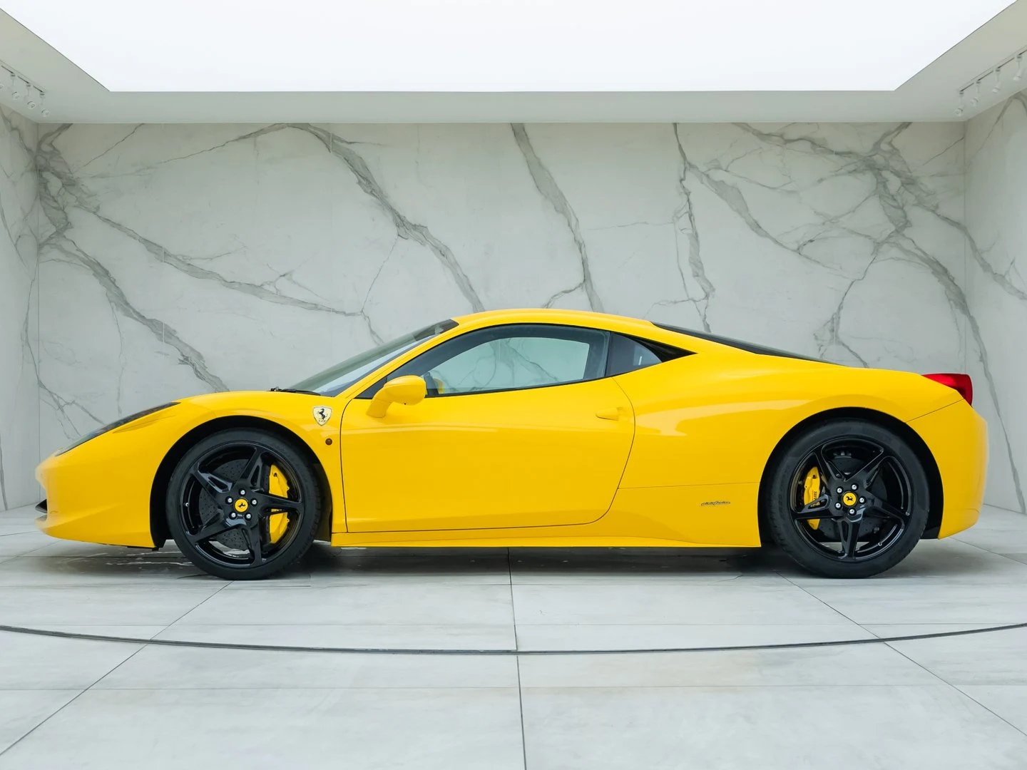 2011 Ferrari 458 Italia, 19/20