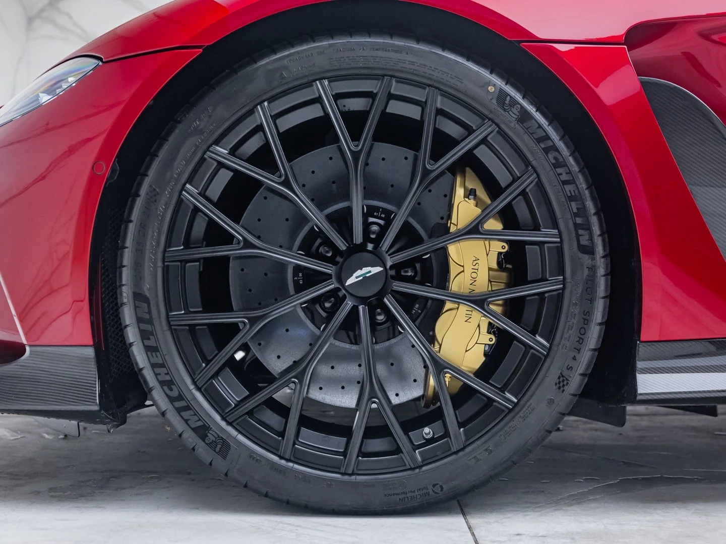 2022 Aston Martin V12 Vantage (2022), 2/20