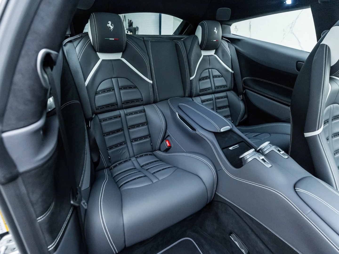 2017 Ferrari GTC4Lusso V12, 16/20