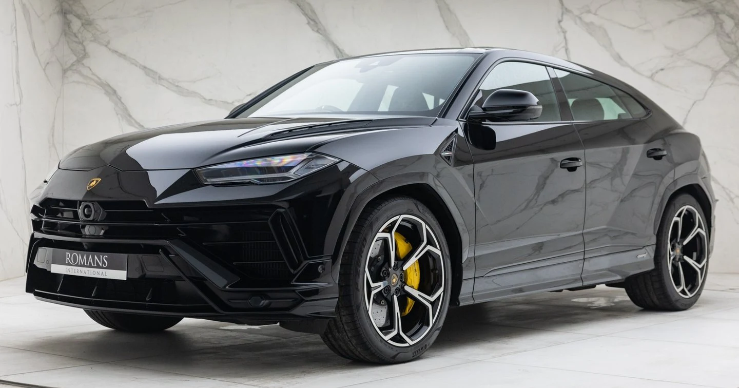 Lamborghini Urus S · Nero Noctis · Romans International