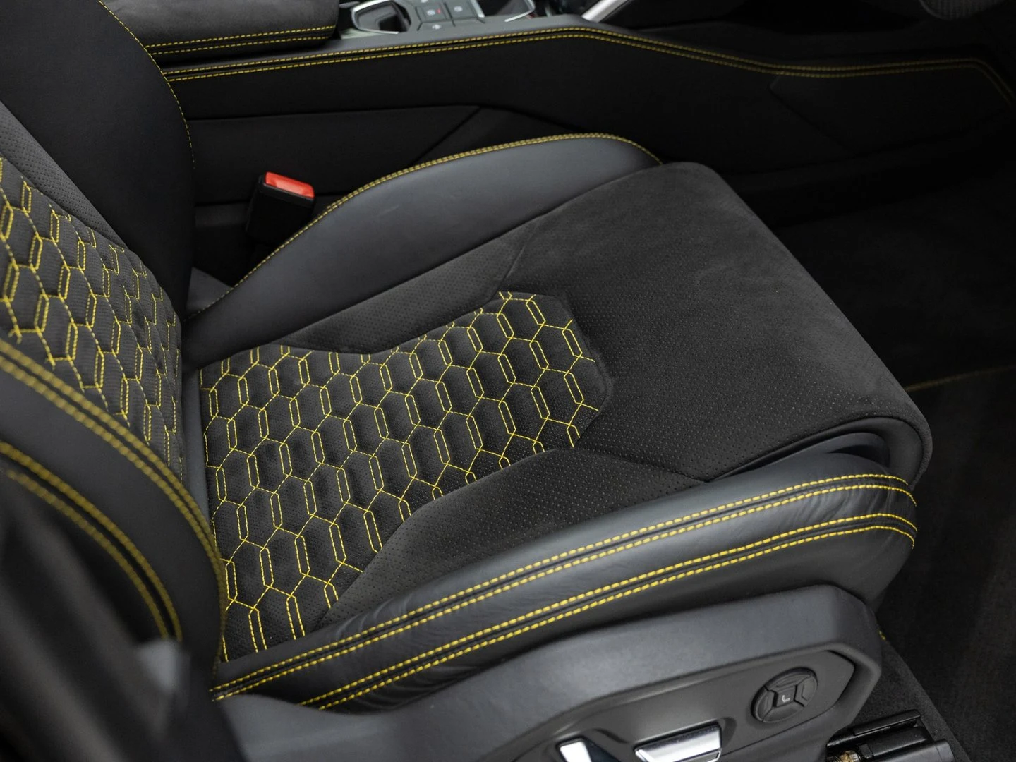 2023 Lamborghini Urus S, 18/20