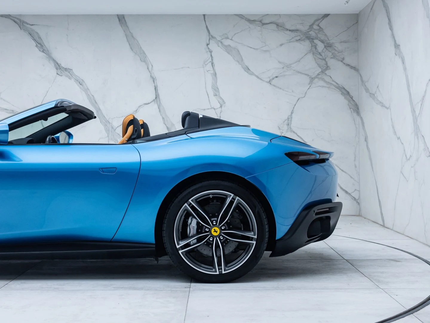 2025 Ferrari Roma Spider, 2/20