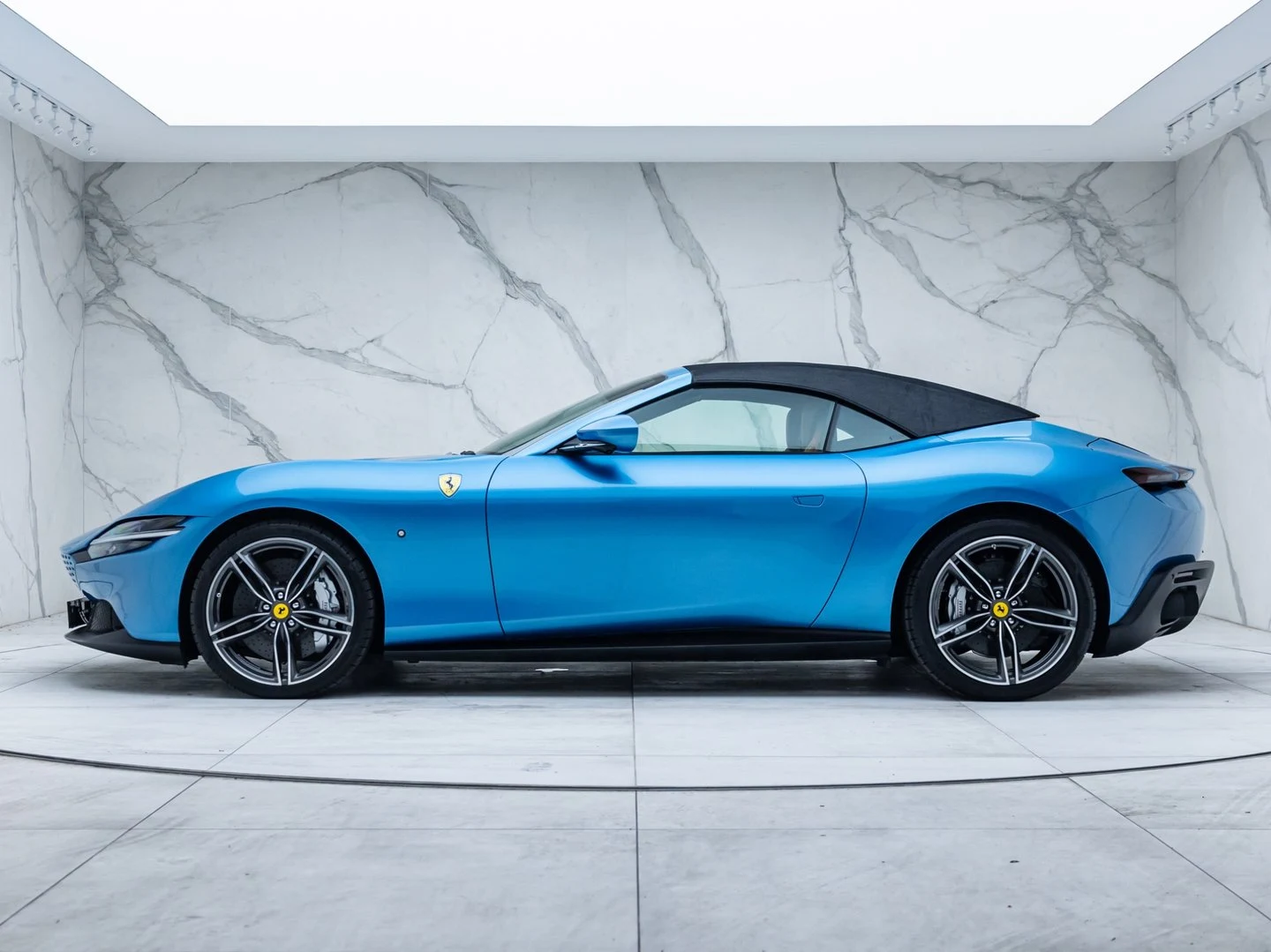 2025 Ferrari Roma Spider, 7/20