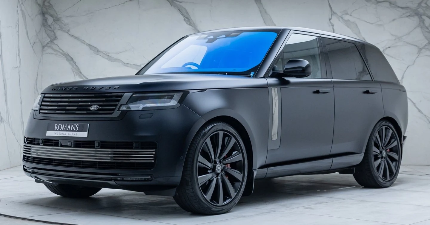 Land Rover Range Rover P530 SV · Satin Ligurian Black · Romans International
