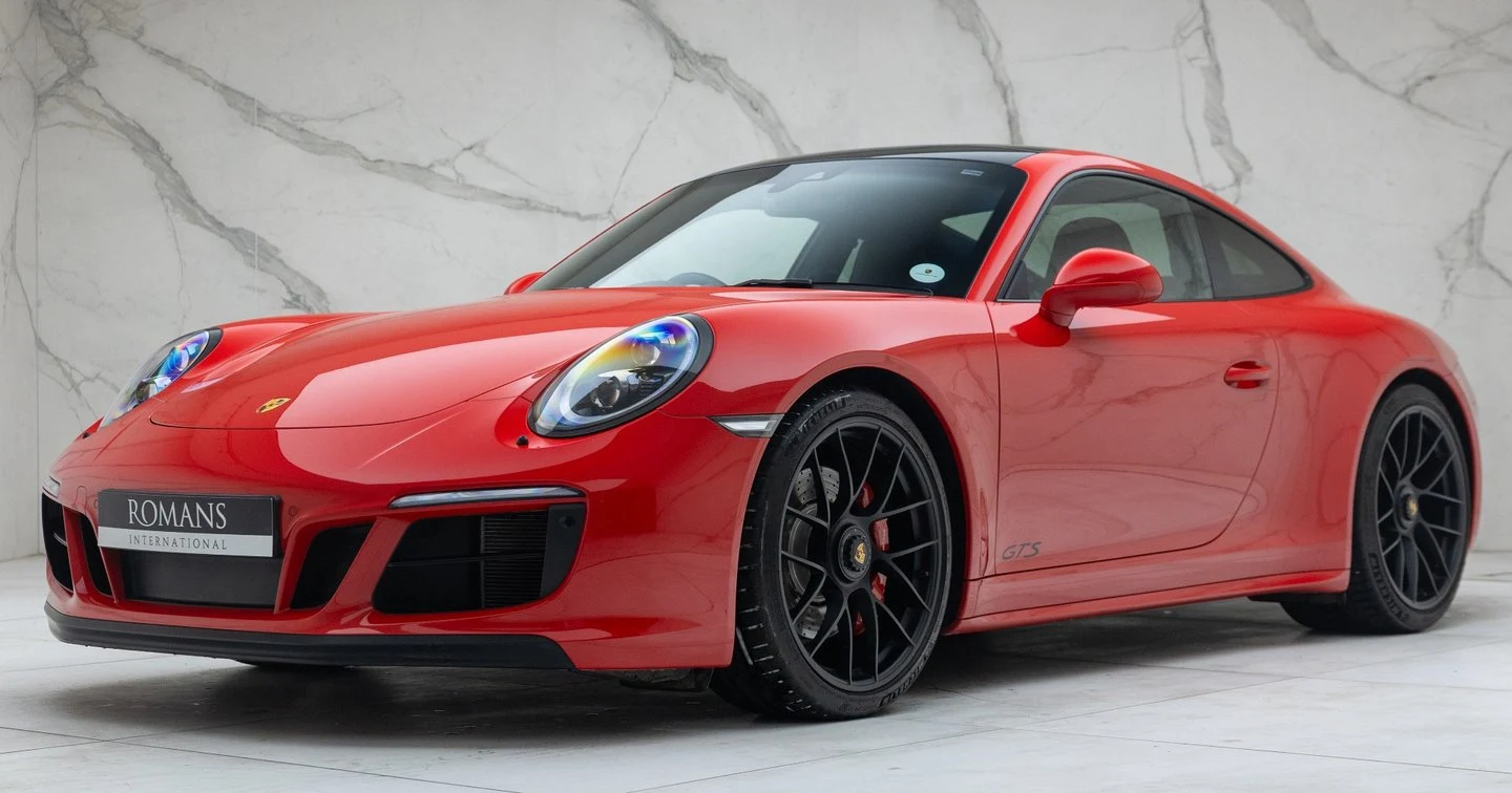 Porsche 911 (991.2) Carrera 4 GTS · Guards Red · Romans International