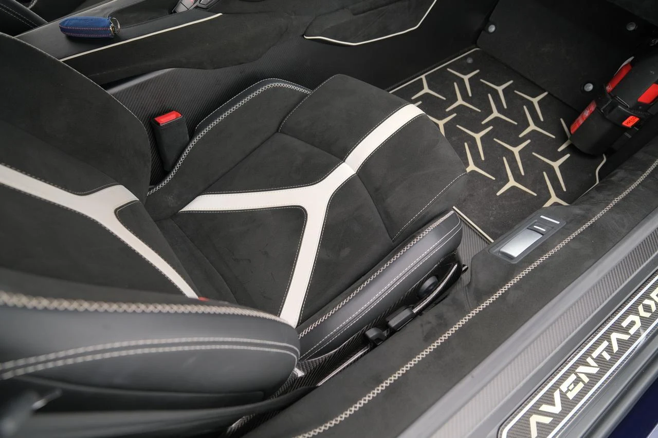 2021 Lamborghini Aventador SVJ Roadster, 14/20