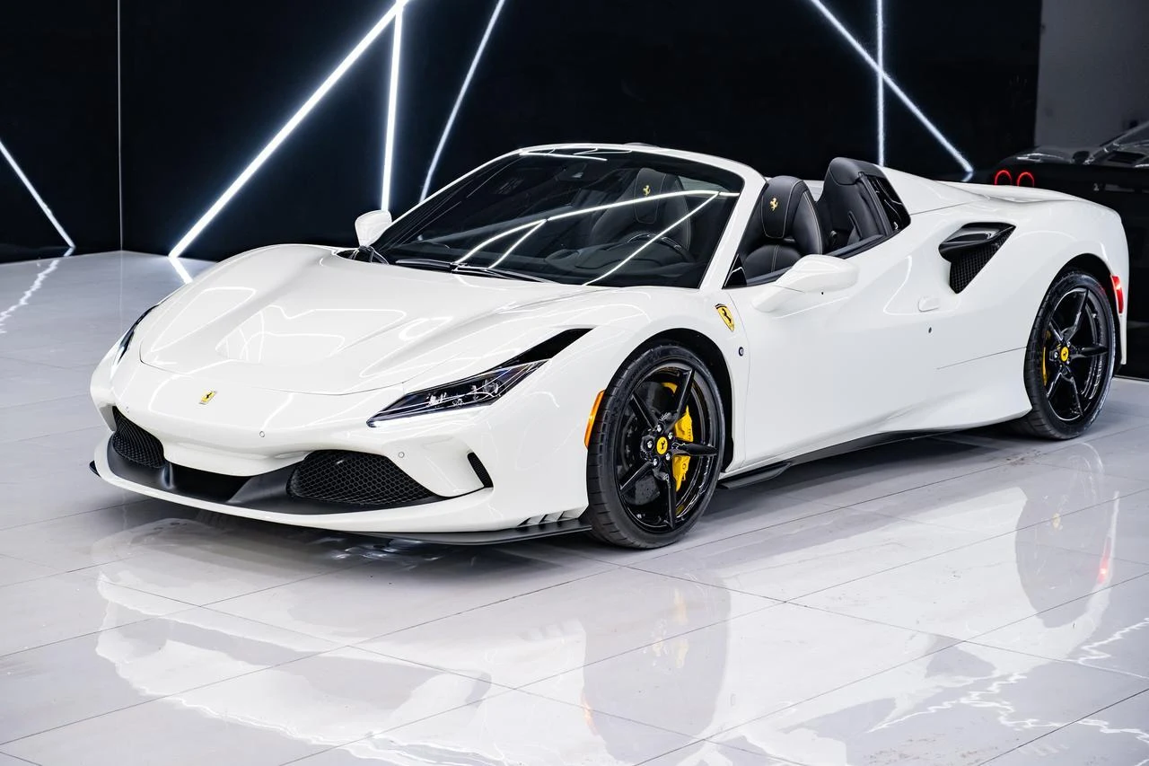 2022 Ferrari F8 Spider, 3/20