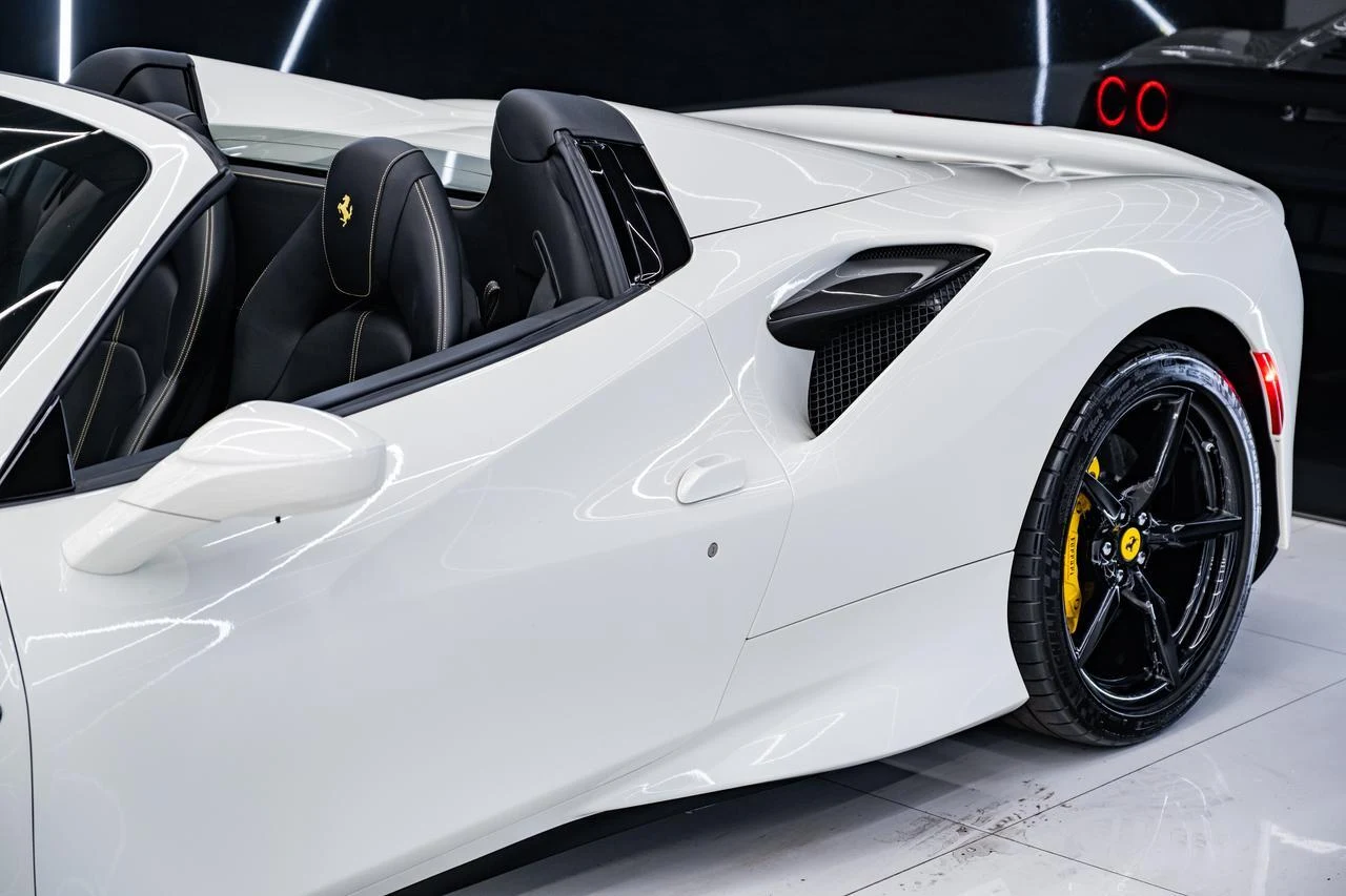 2022 Ferrari F8 Spider, 13/20