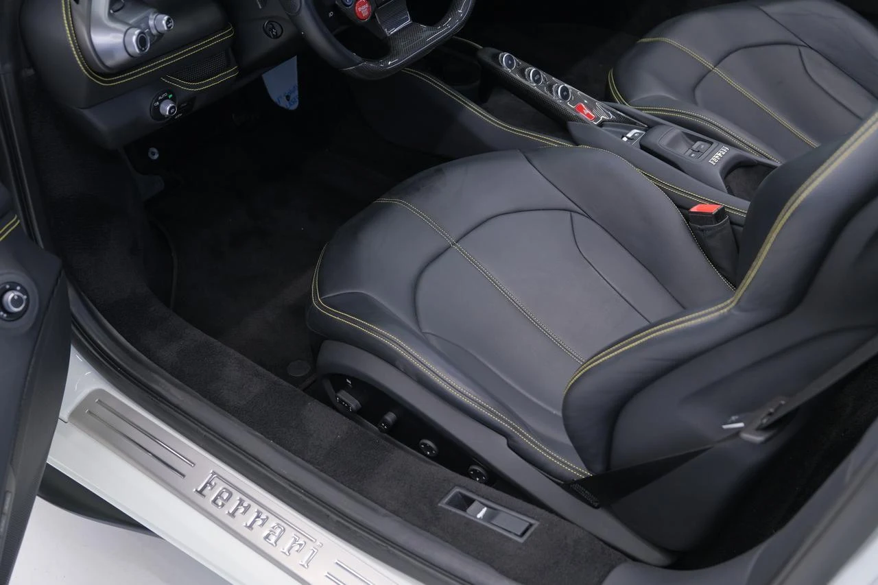 2022 Ferrari F8 Spider, 16/20