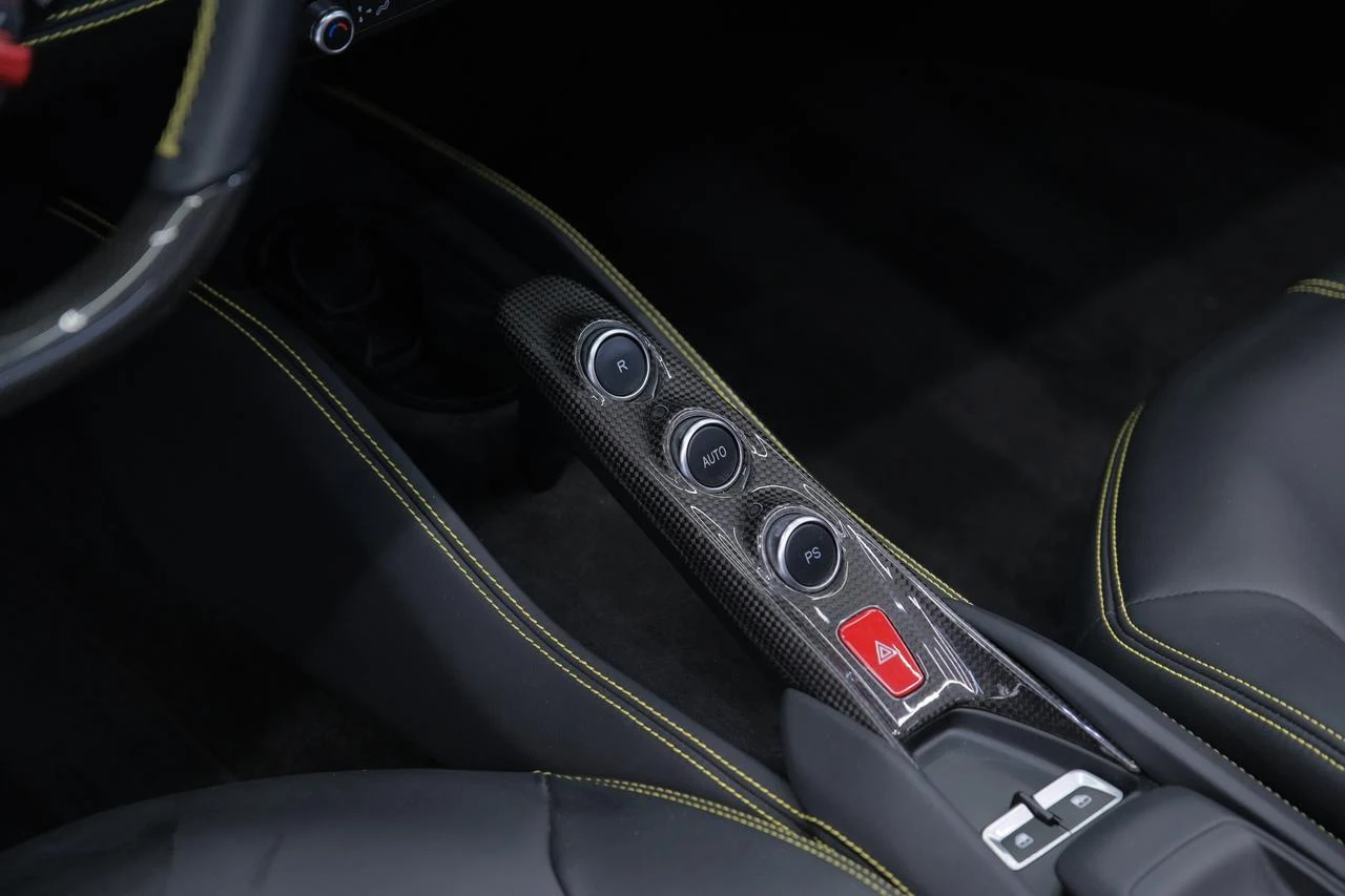 2022 Ferrari F8 Spider, 17/20