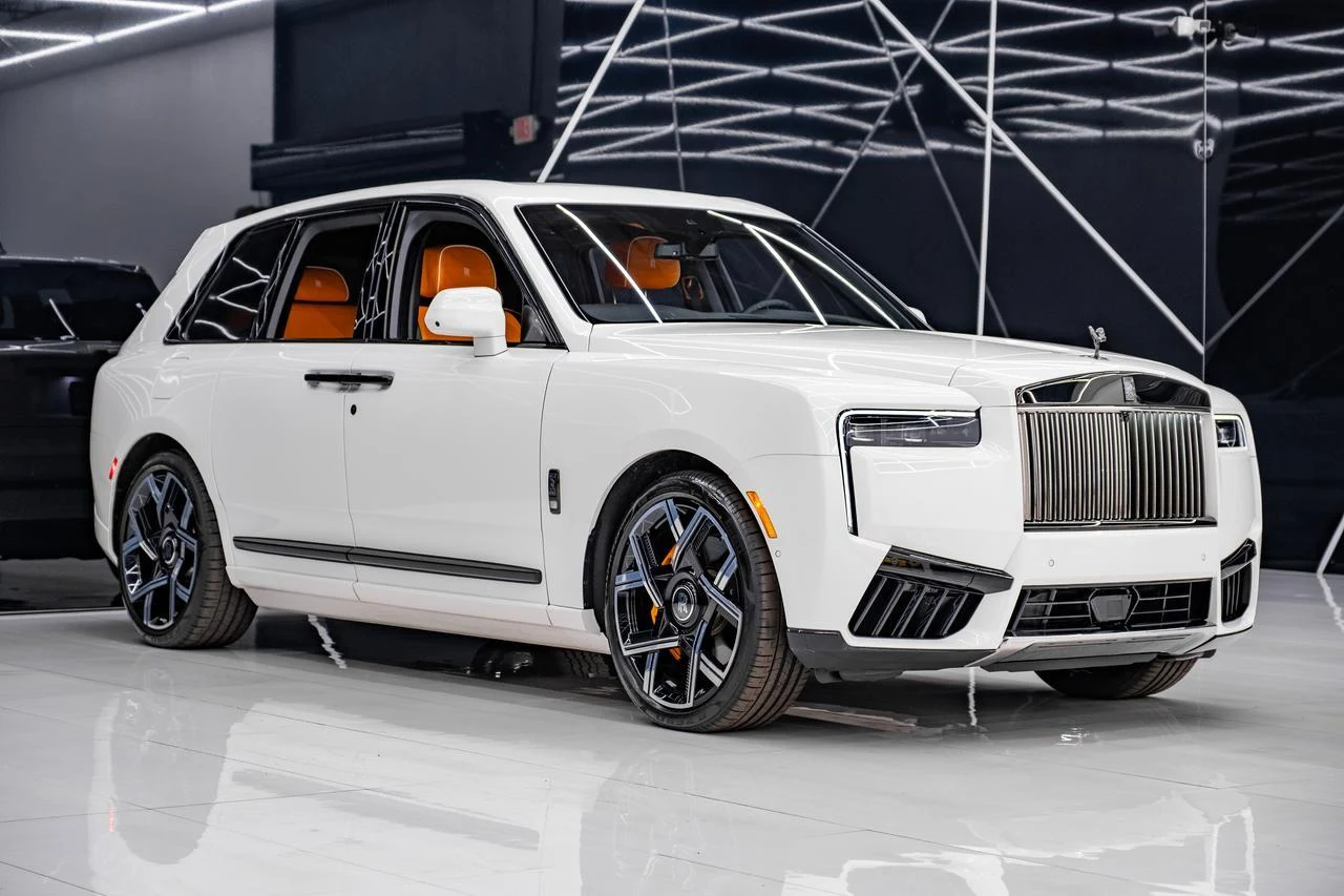 Rolls-Royce Cullinan Series II Black Badge · white · Limited Spec Automotive