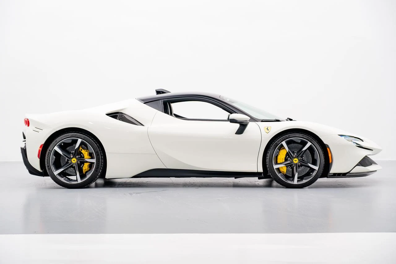 2021 Ferrari SF90 Stradale, 18/20