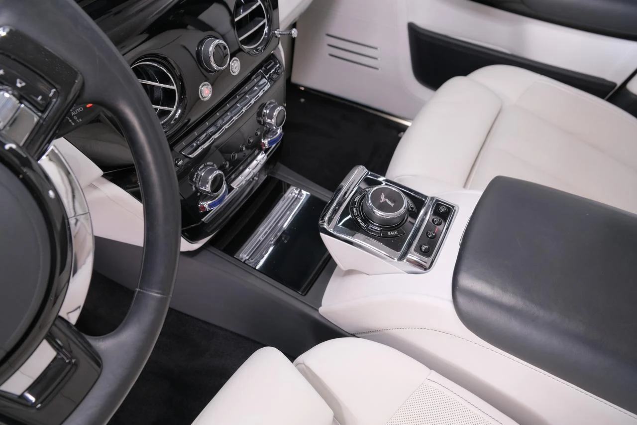 2022 Rolls-Royce Phantom VIII, 11/20