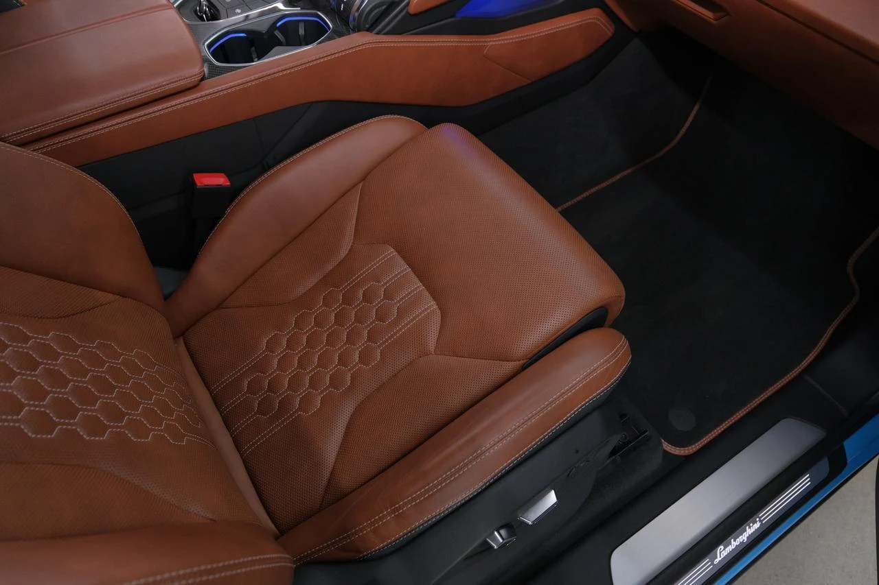 2023 Lamborghini Urus S Widebody, 20/20