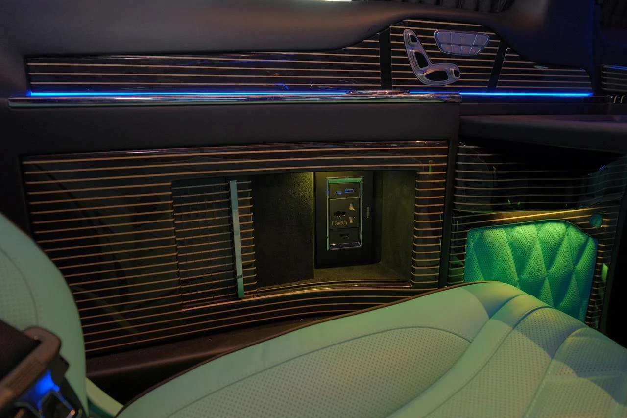 2023 Mercedes-Benz Metris BRABUS VIP, 19/20