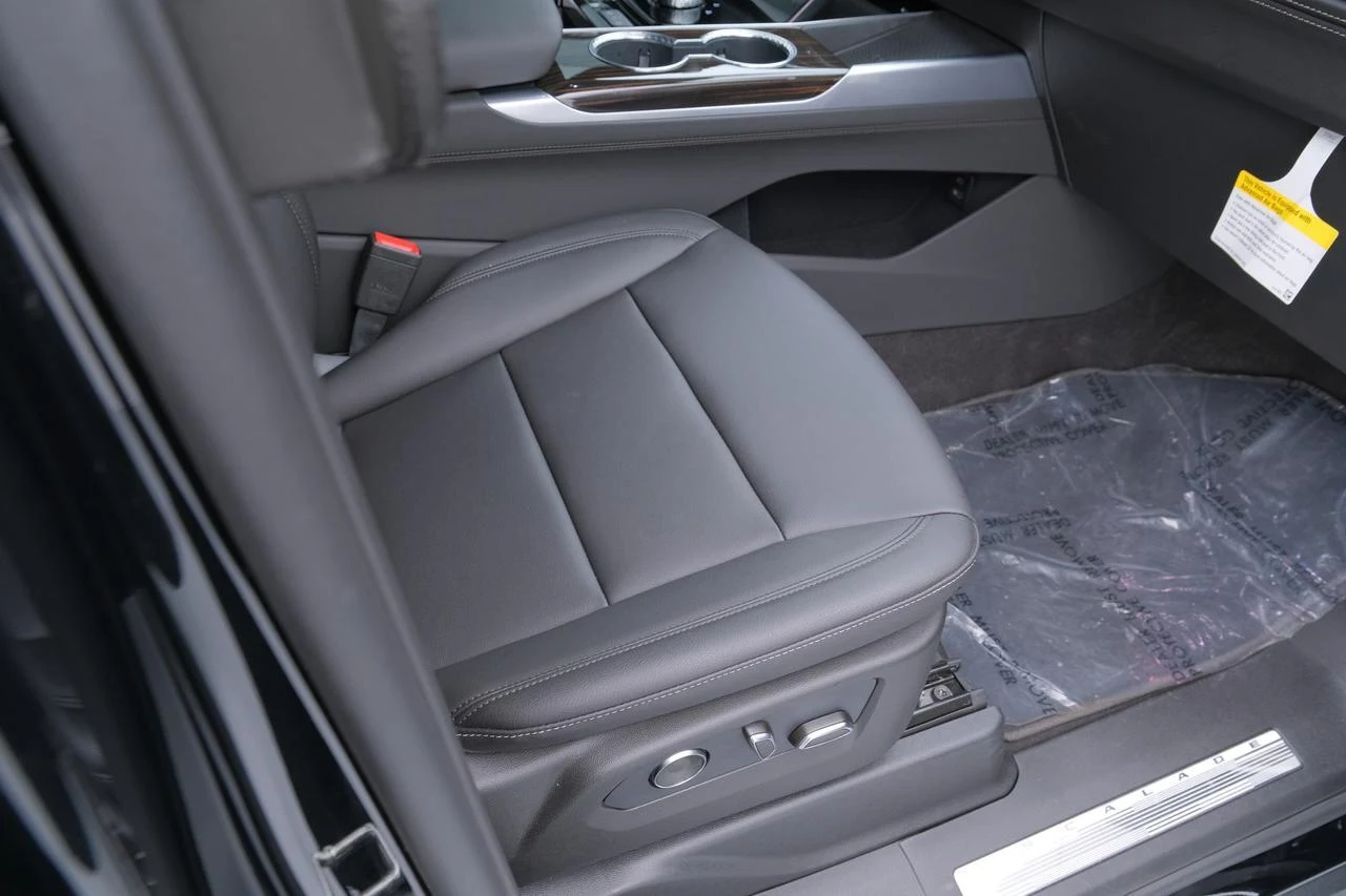 2026 Cadillac Escalade ESV Bulletproof (5th Generation), 16/20