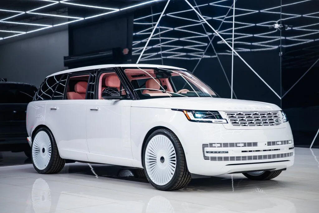 Land Rover Range Rover SE (L460) · white · Limited Spec Automotive