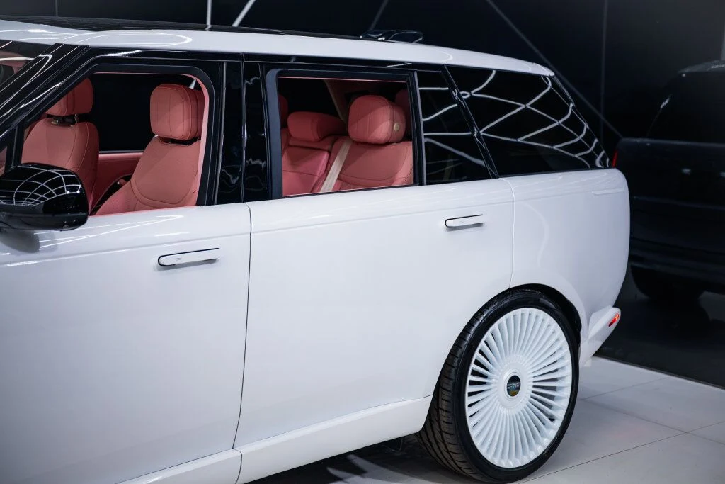 2026 Land Rover Range Rover SE (L460), 10/20
