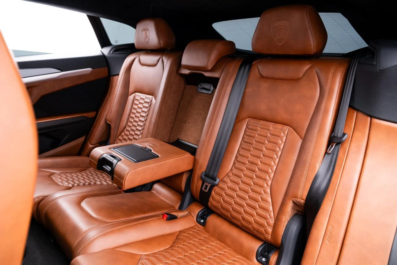 2020 Lamborghini Urus, 12/20