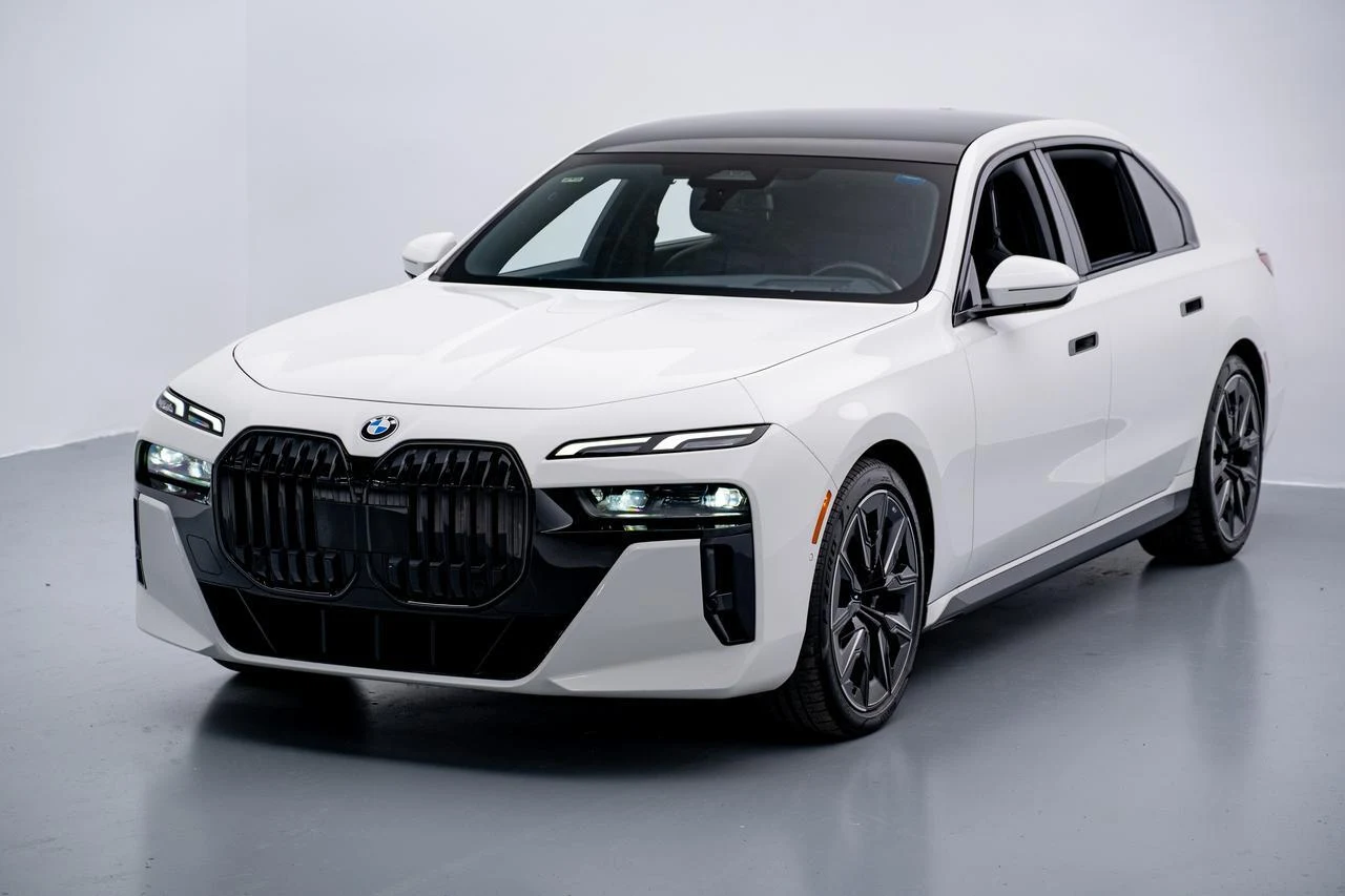 2025 BMW 740i (G70), 2/20