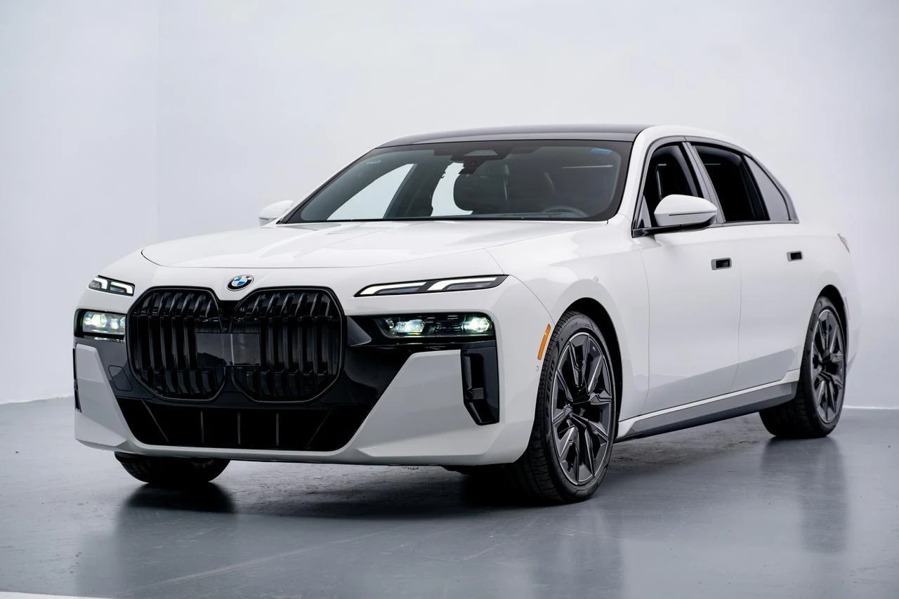 2025 BMW 740i (G70), 3/20