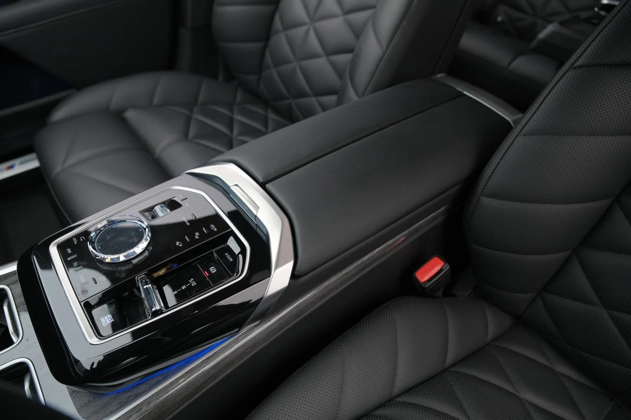 2025 BMW 740i (G70), 17/20
