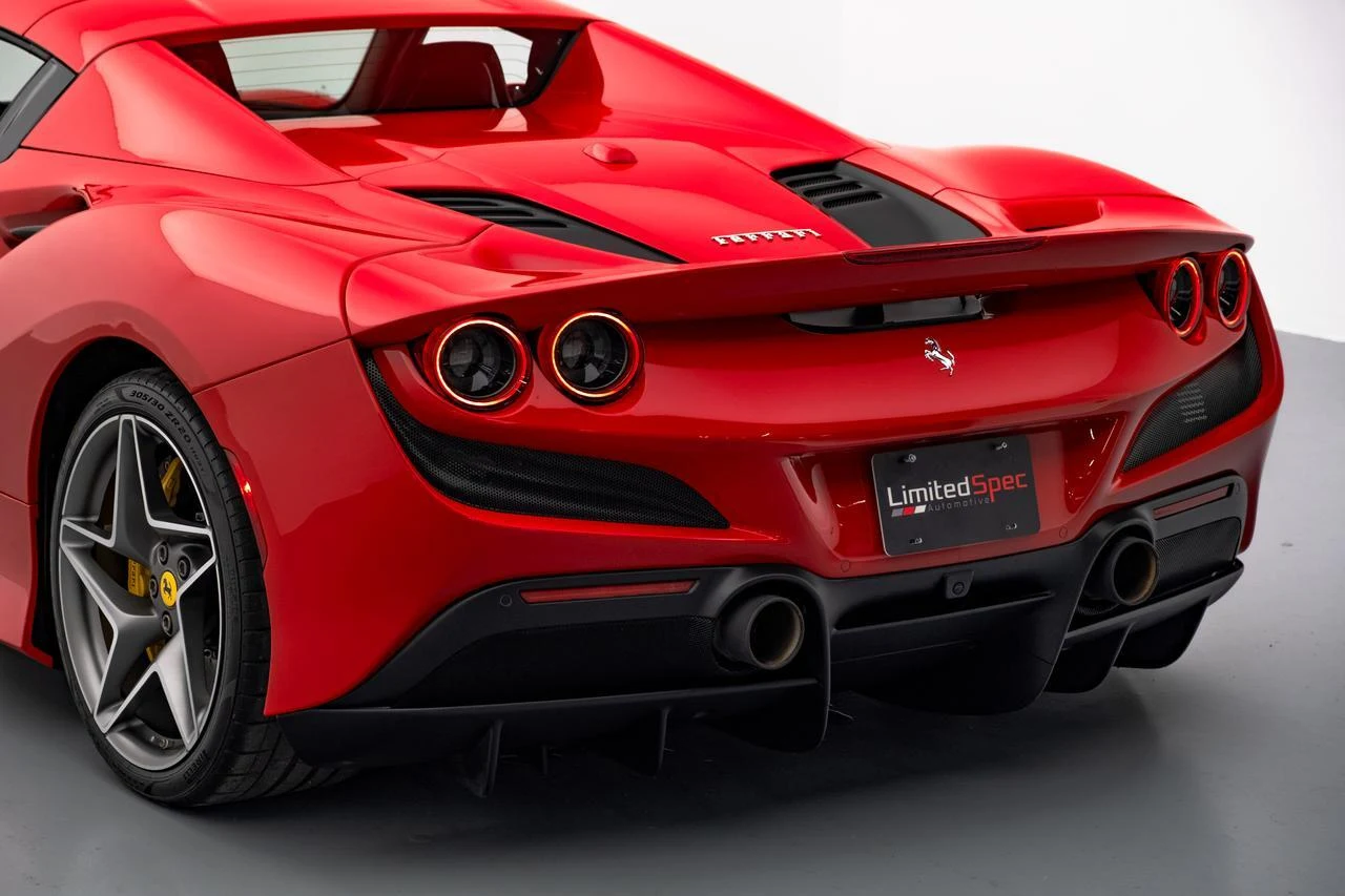 2022 Ferrari F8 Spider, 3/30