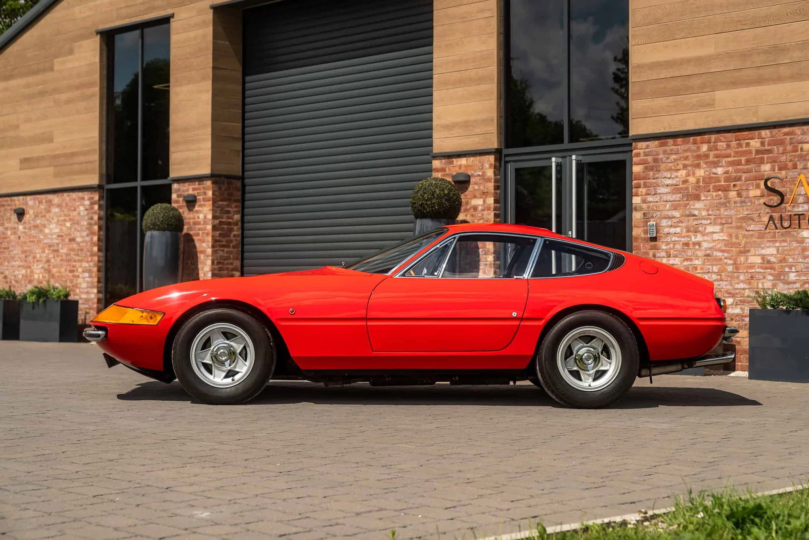 Ferrari 365 GTB/4 Daytona, 6/10