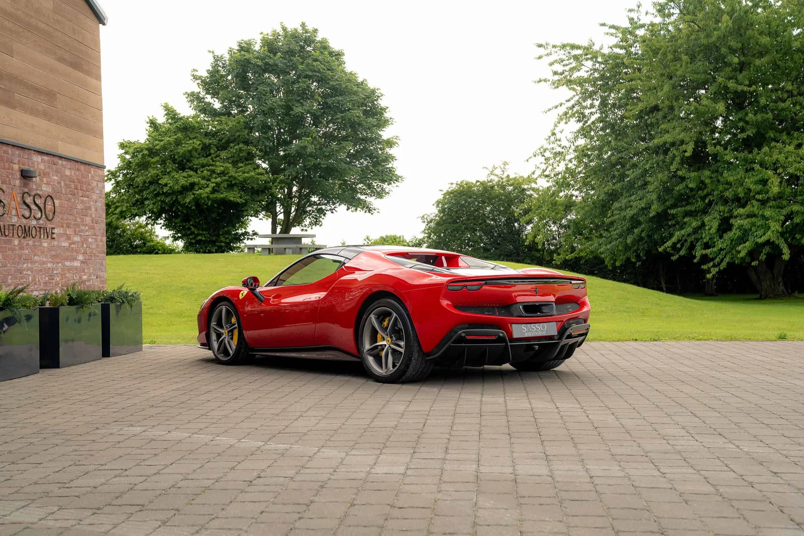 Ferrari 296 GTS, 3/10