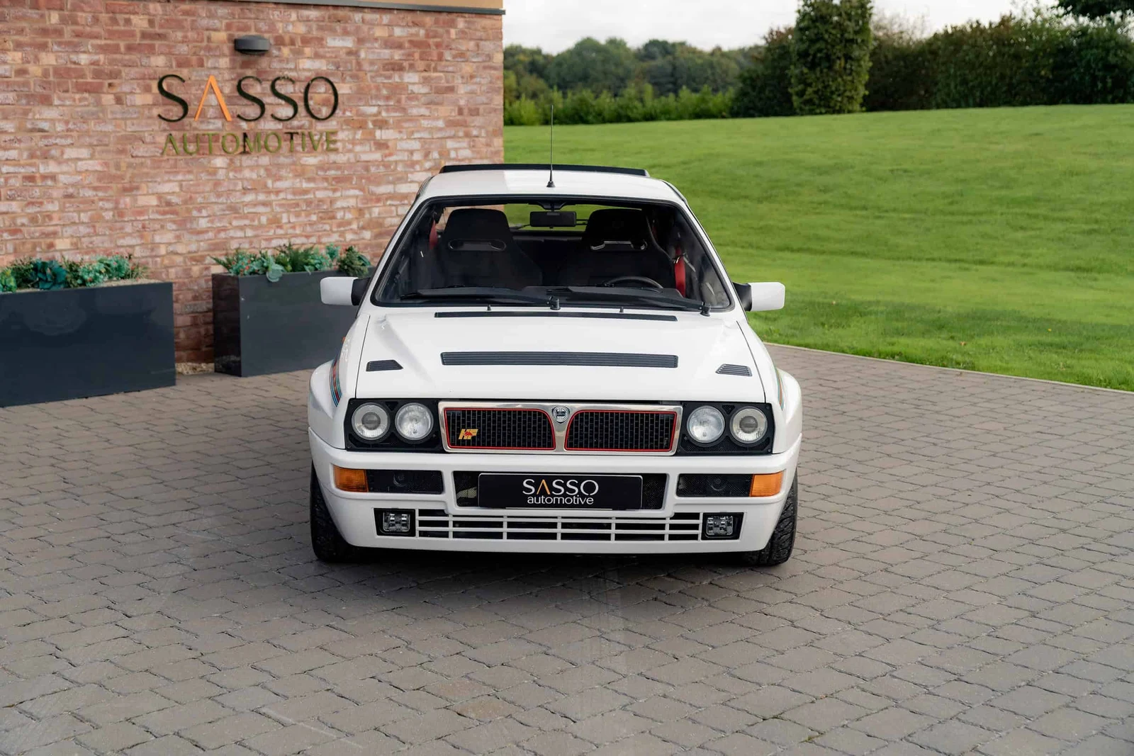 Lancia Delta Integrale Martini 5, 2/10