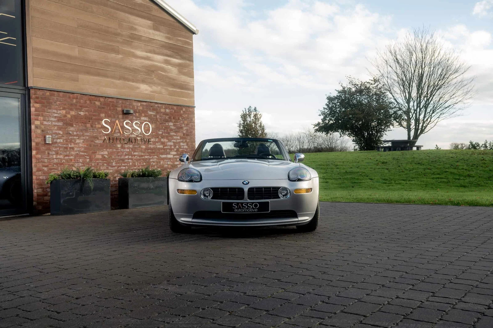 BMW Z8, 7/10