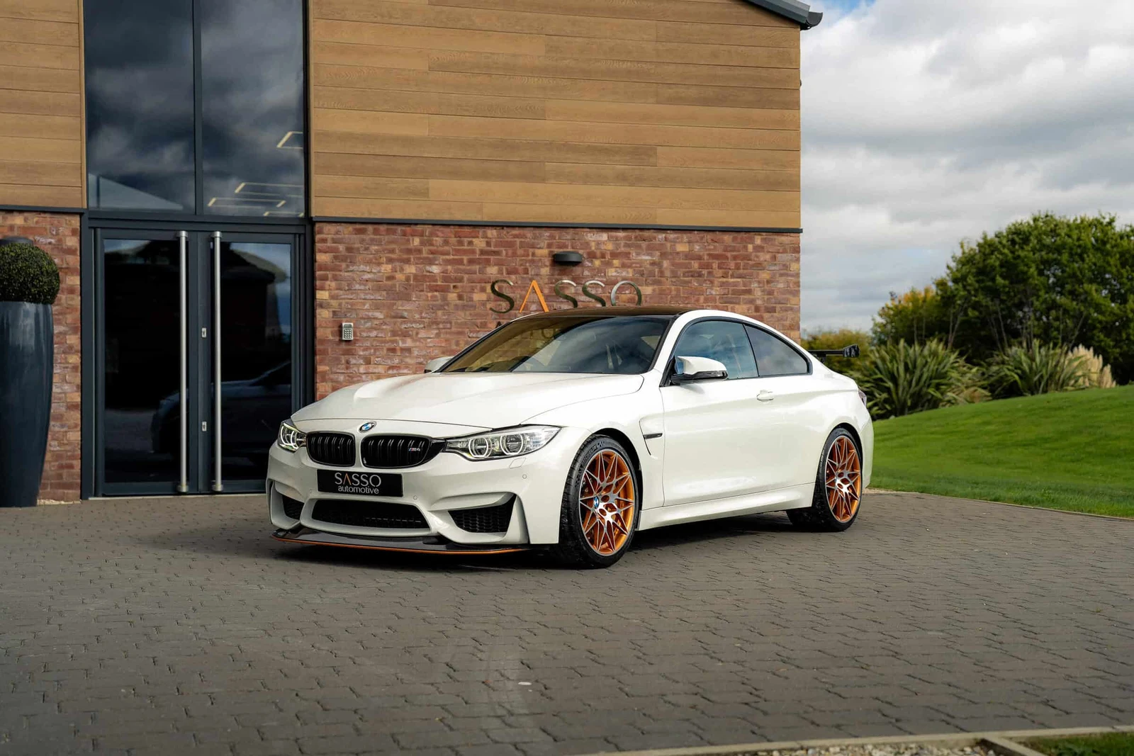 BMW M4 GTS, 4/10
