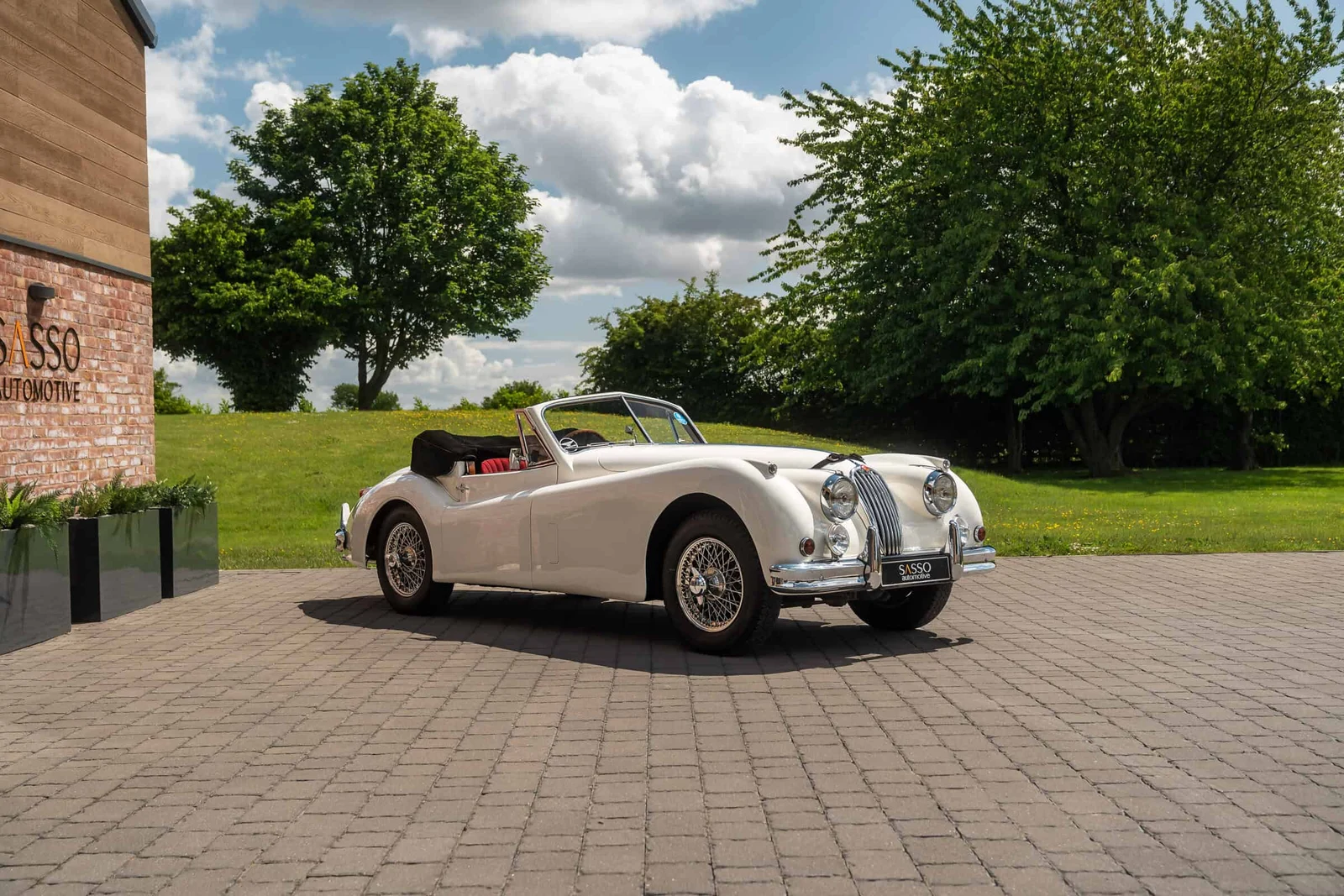 Jaguar XK140 SE DHC, 2/10