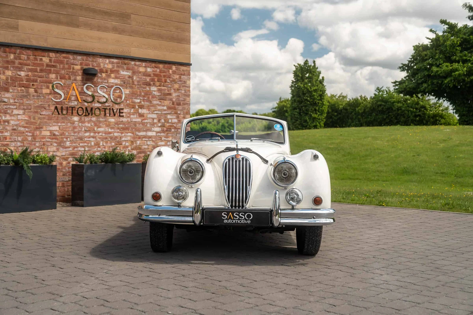 Jaguar XK140 SE DHC, 3/10