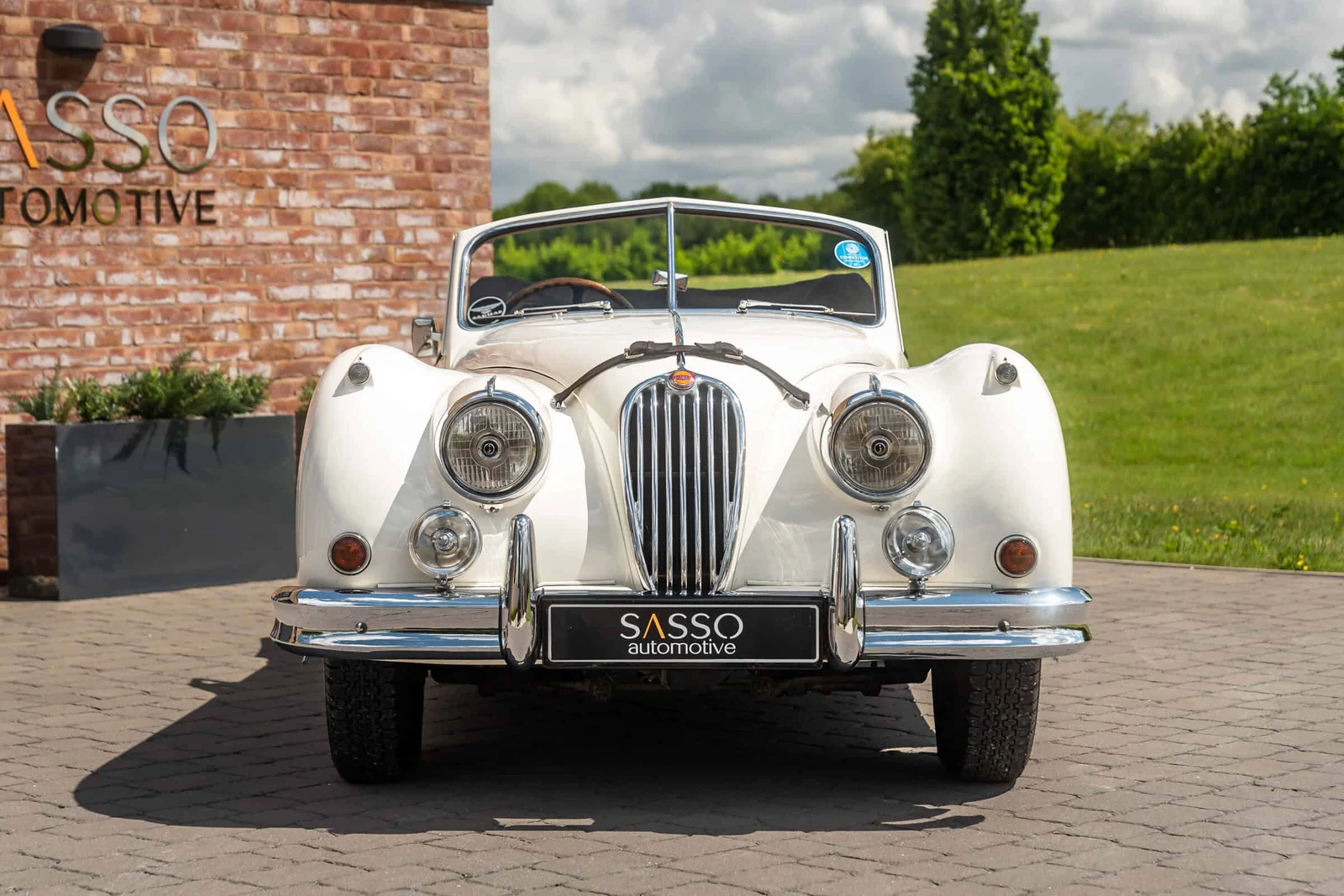 Jaguar XK140 SE DHC, 6/10
