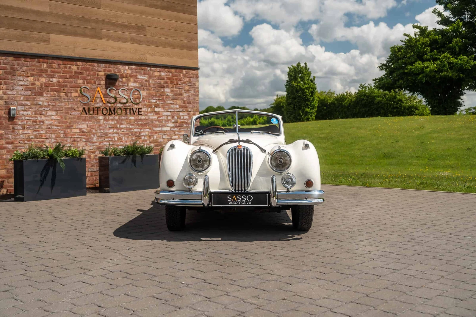 Jaguar XK140 SE DHC, 7/10