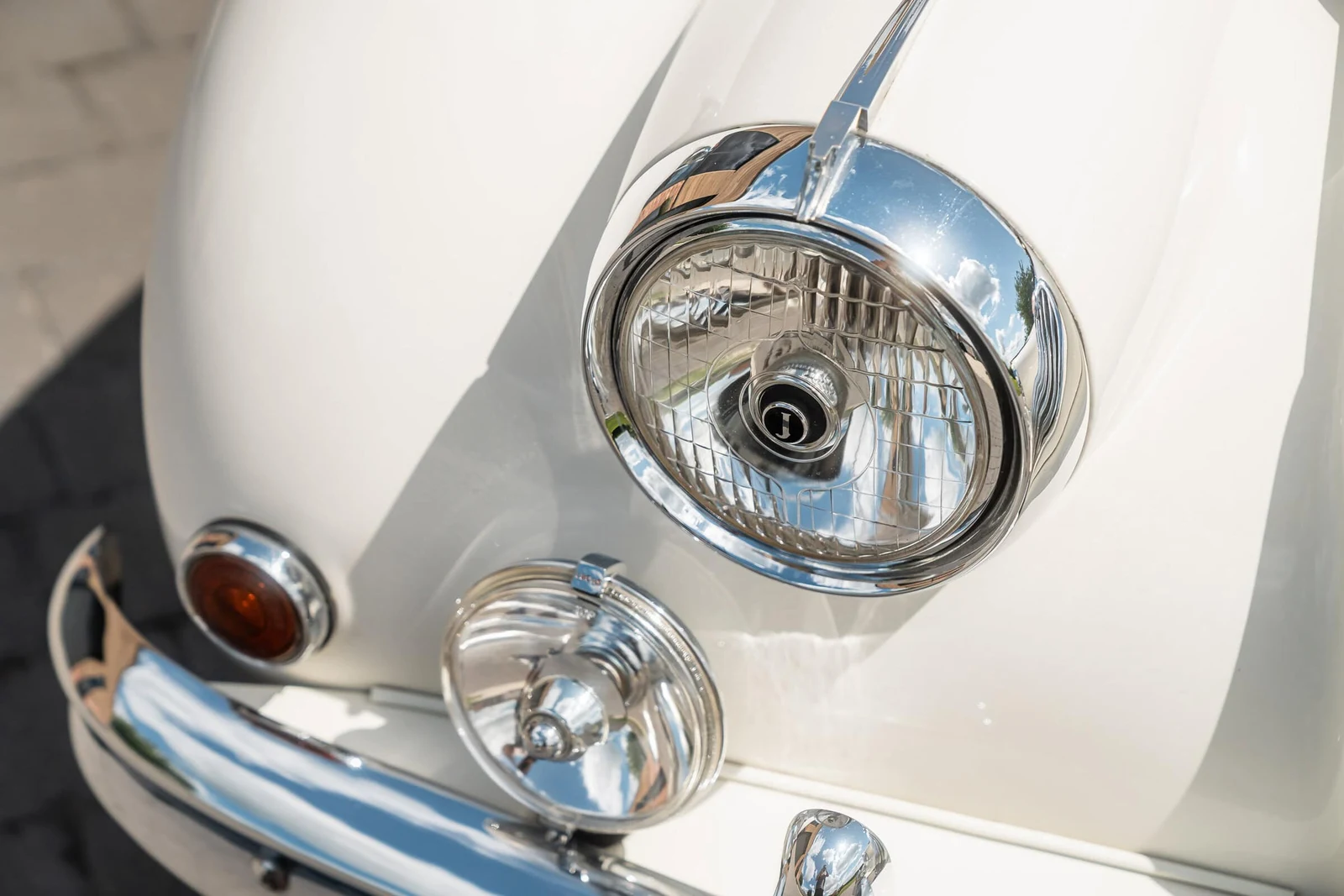 Jaguar XK140 SE DHC, 8/10