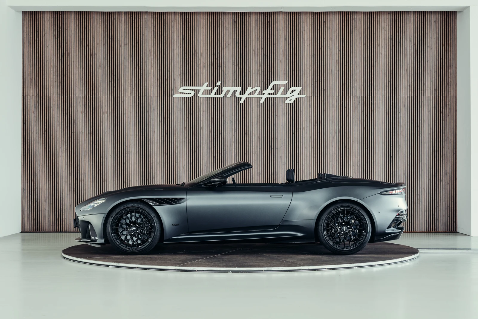 Aston Martin DBS 770 Ultimate Volante, 2/10