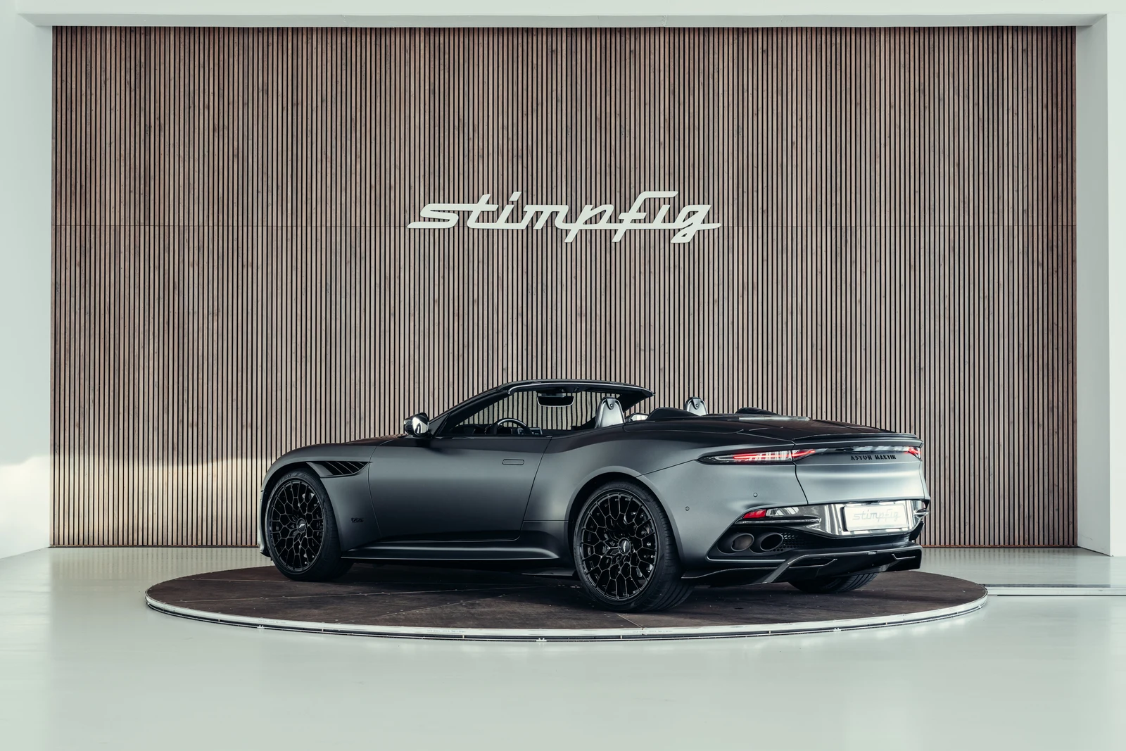 Aston Martin DBS 770 Ultimate Volante, 3/10
