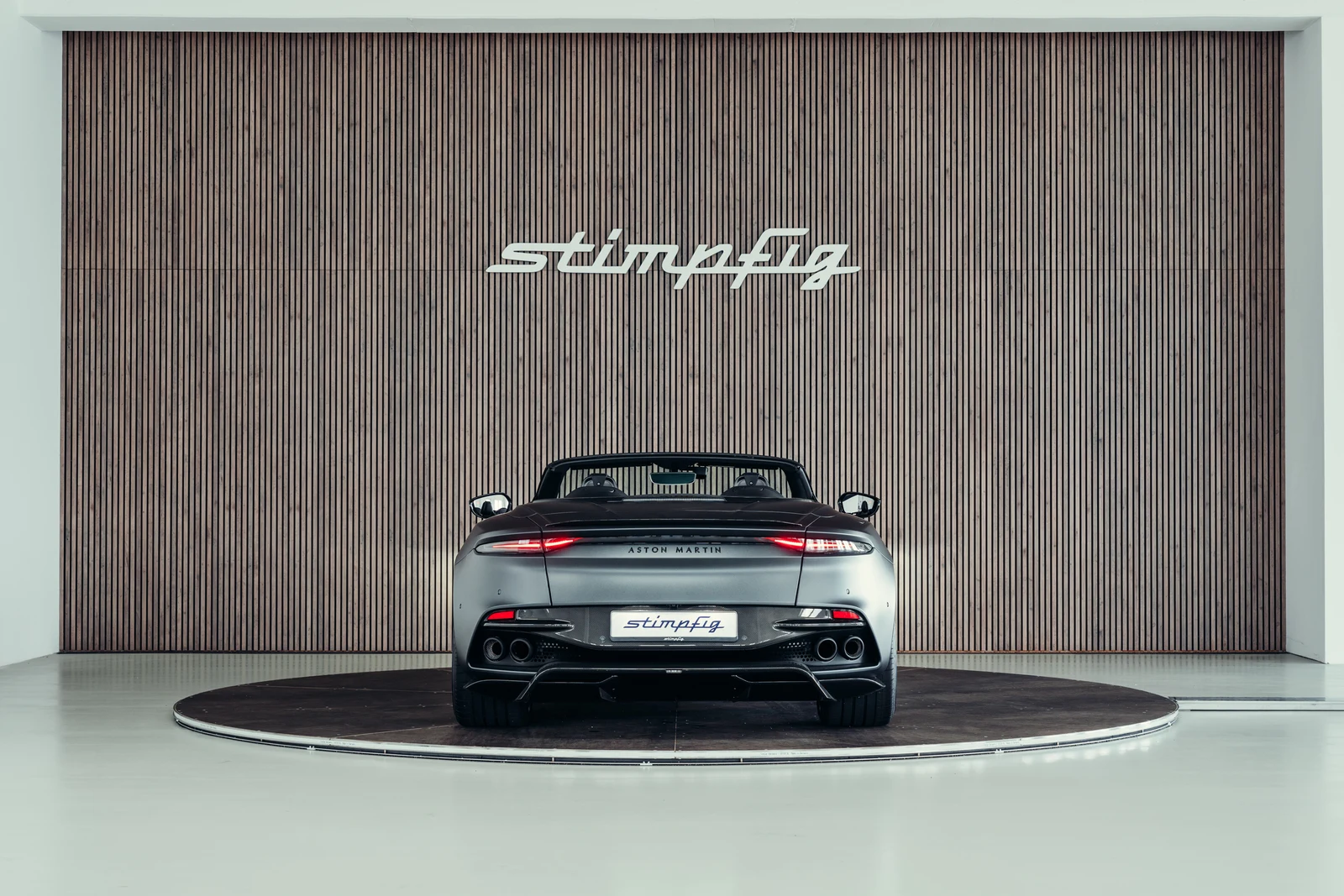Aston Martin DBS 770 Ultimate Volante, 4/10