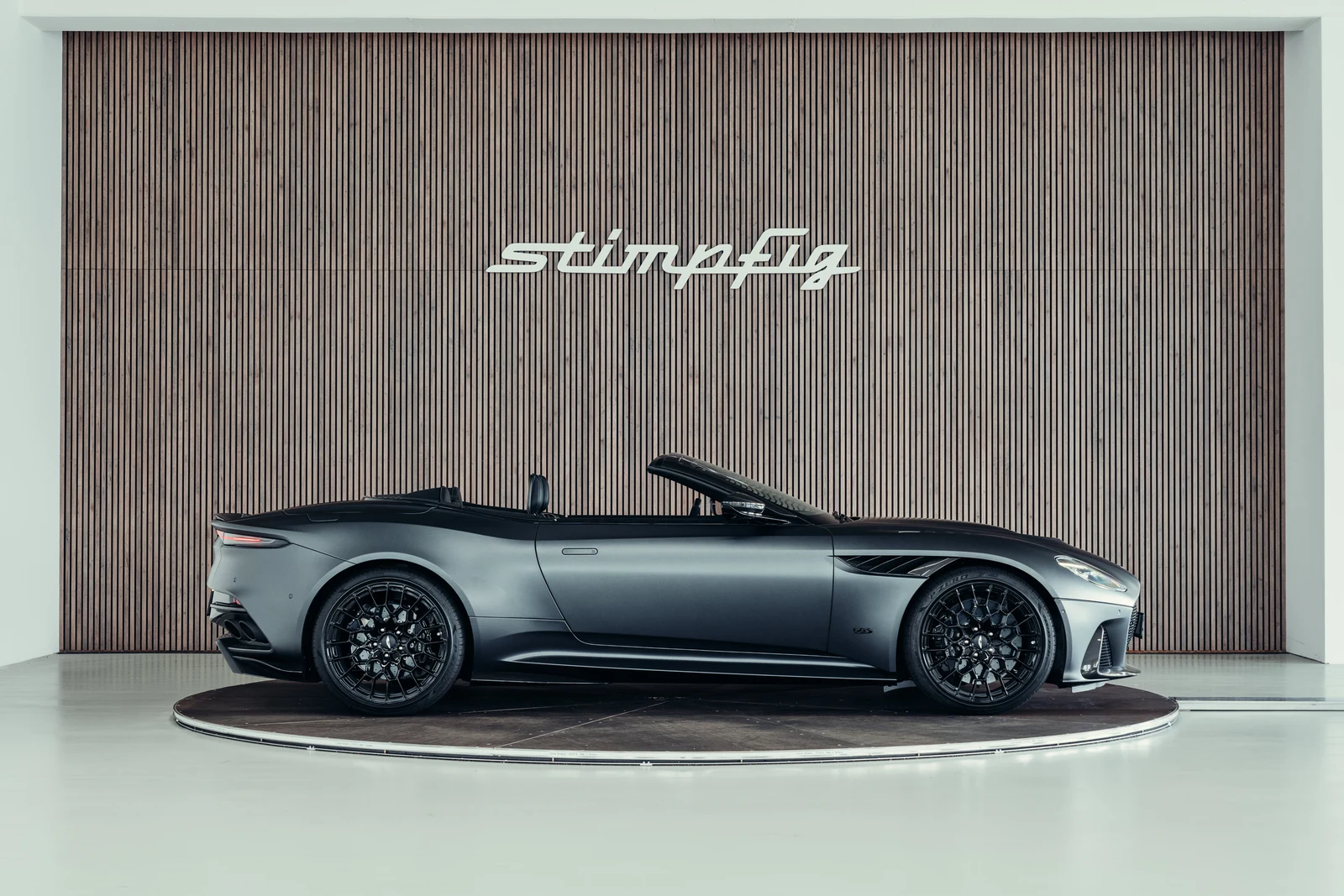 Aston Martin DBS 770 Ultimate Volante, 6/10