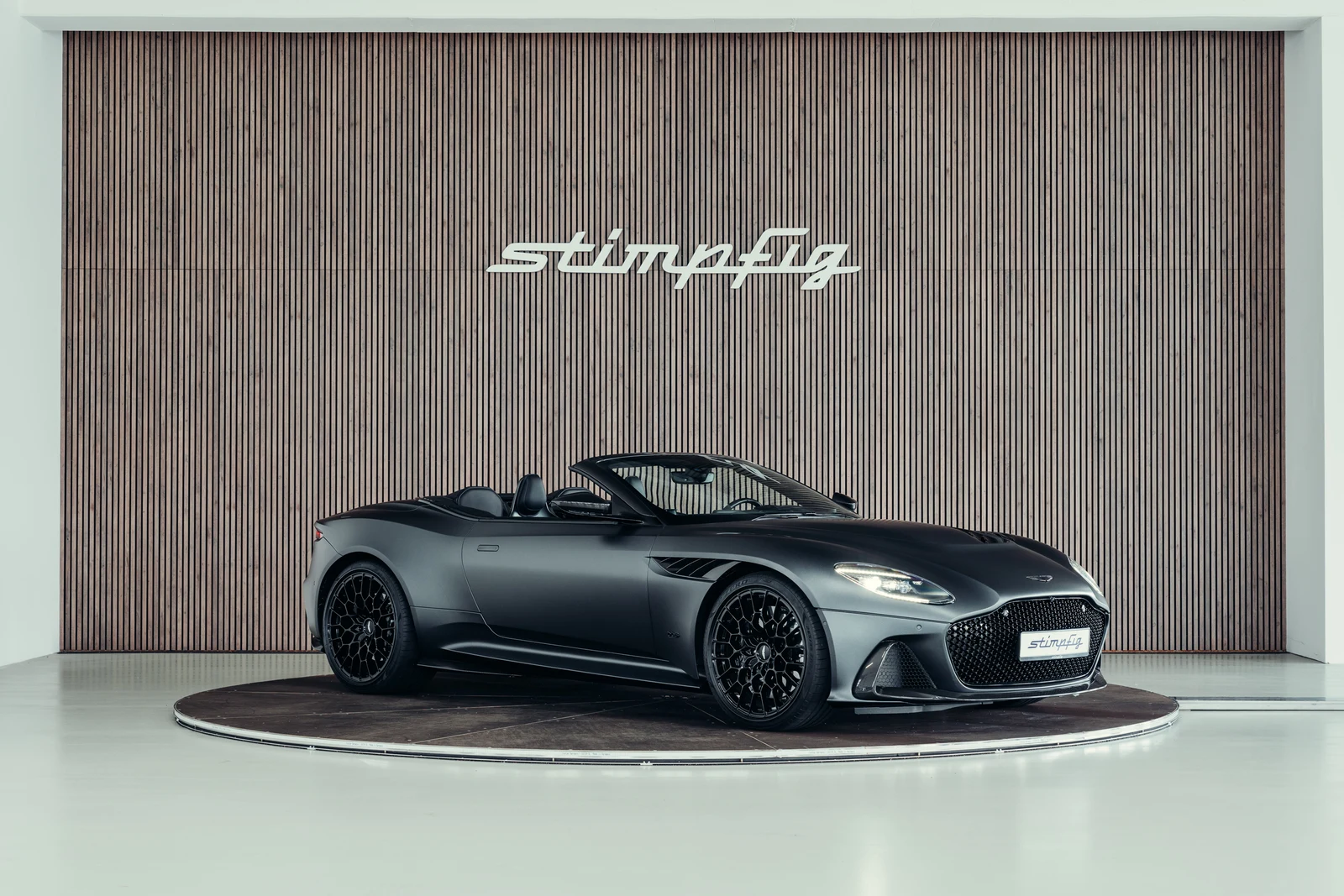 Aston Martin DBS 770 Ultimate Volante, 7/10