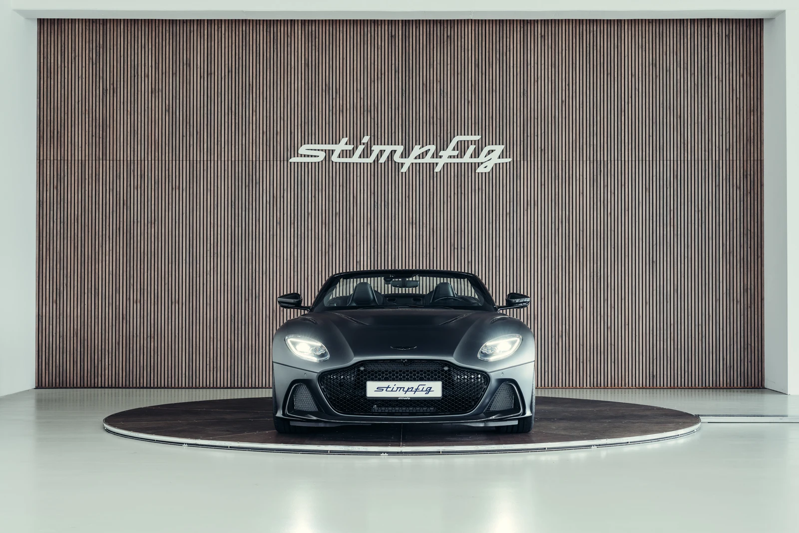 Aston Martin DBS 770 Ultimate Volante, 8/10