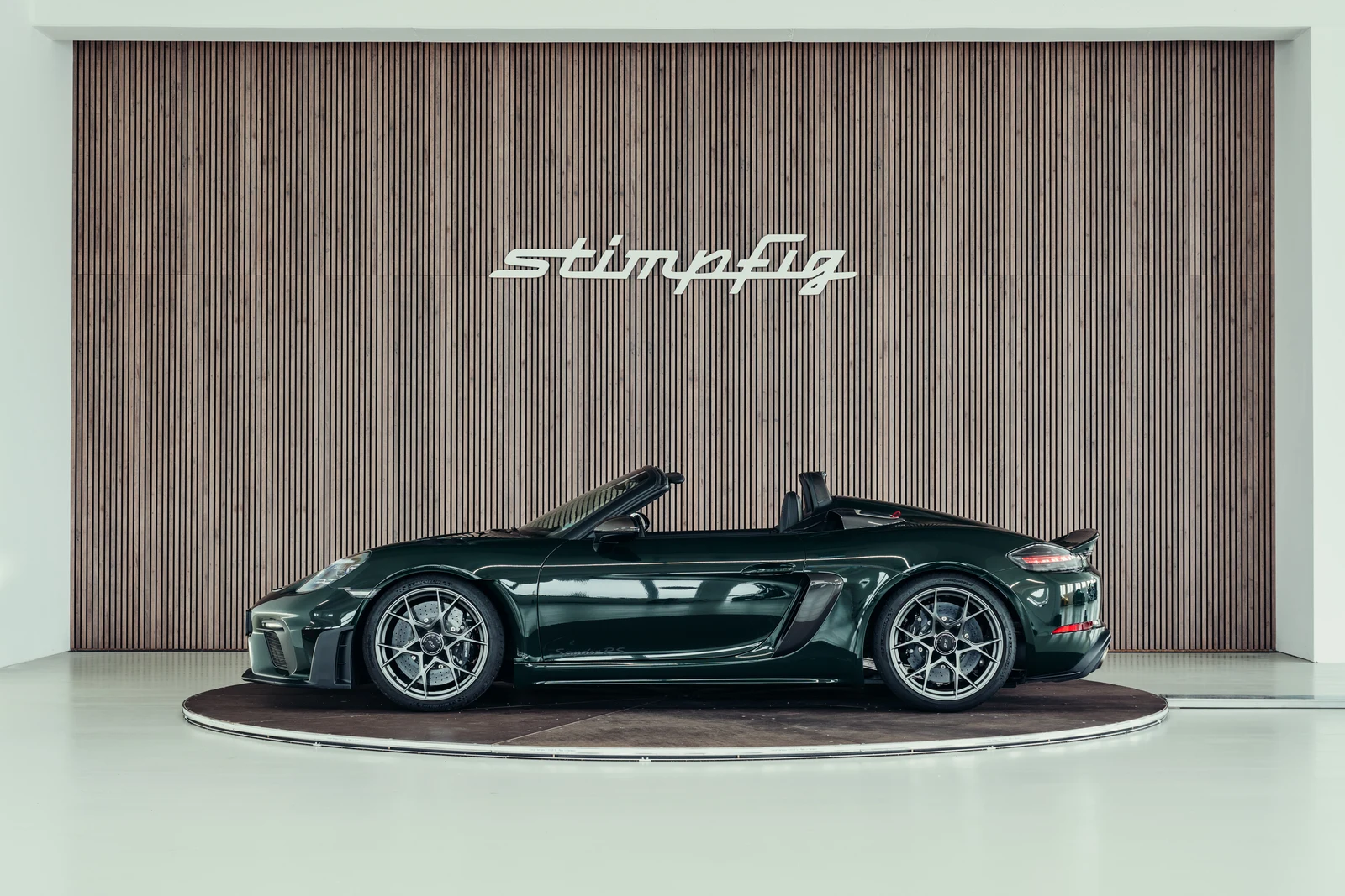 Porsche 718 Spyder RS, 2/10